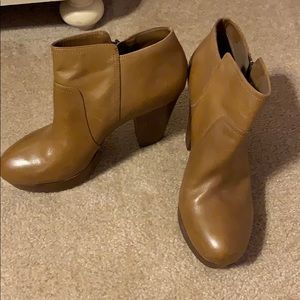 Gianni Bini ankle boots
